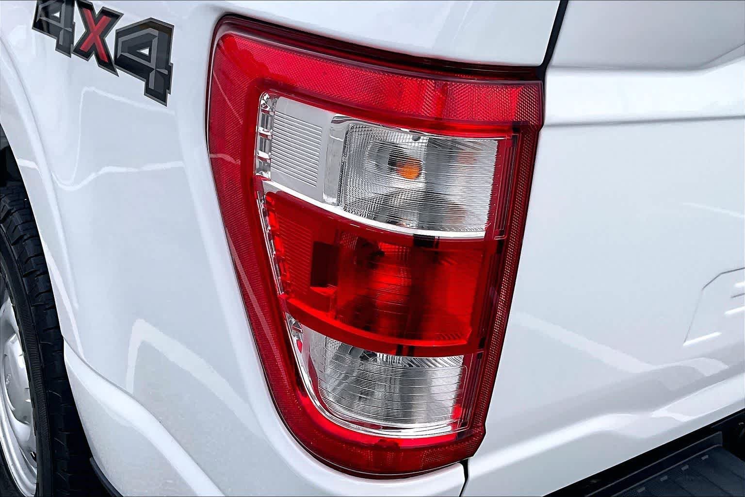 Used 2022 Oxford White Ford XL image 29