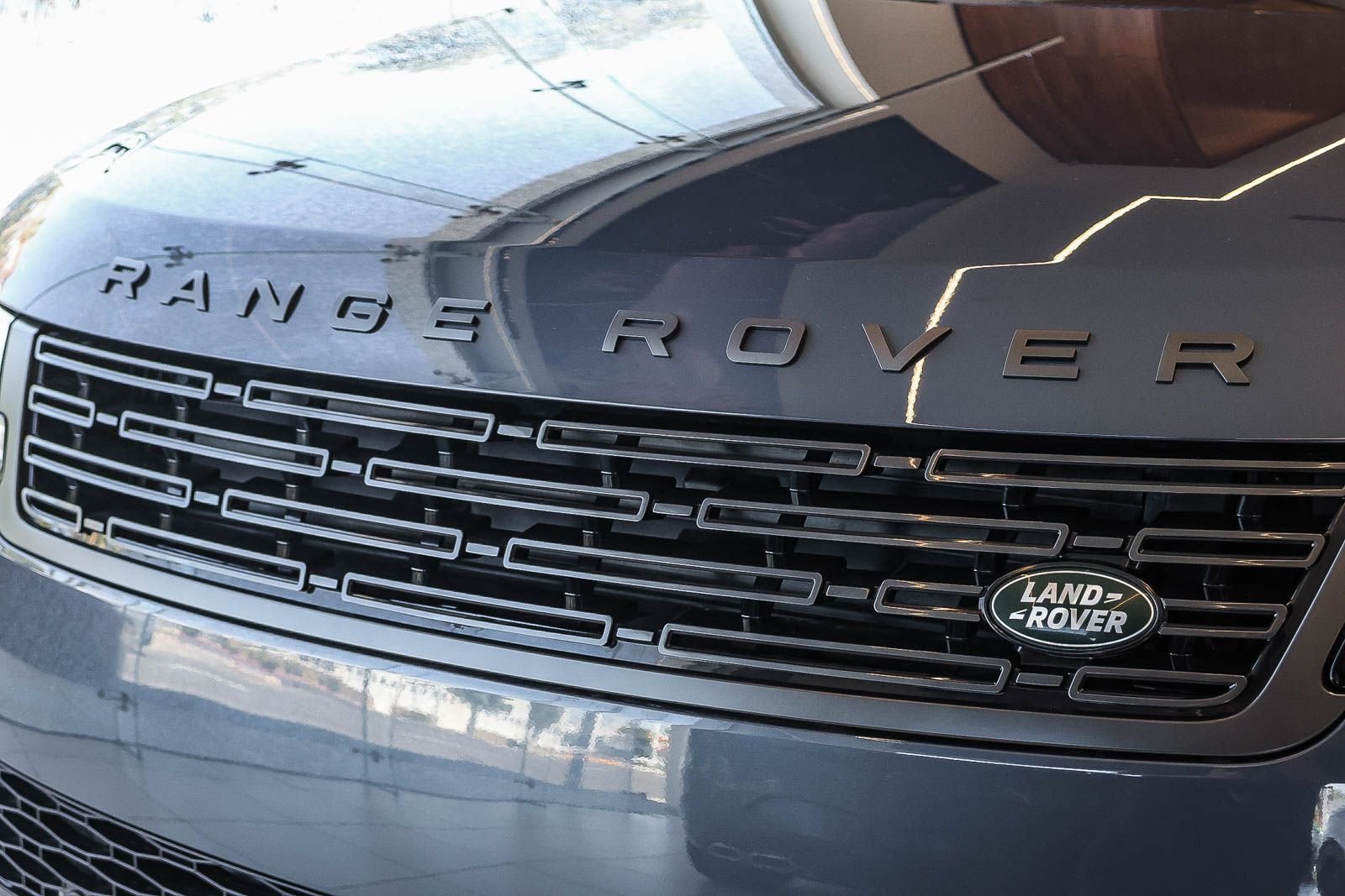 New 2026 Varesine Blue Land Rover Dynamic SE image 11