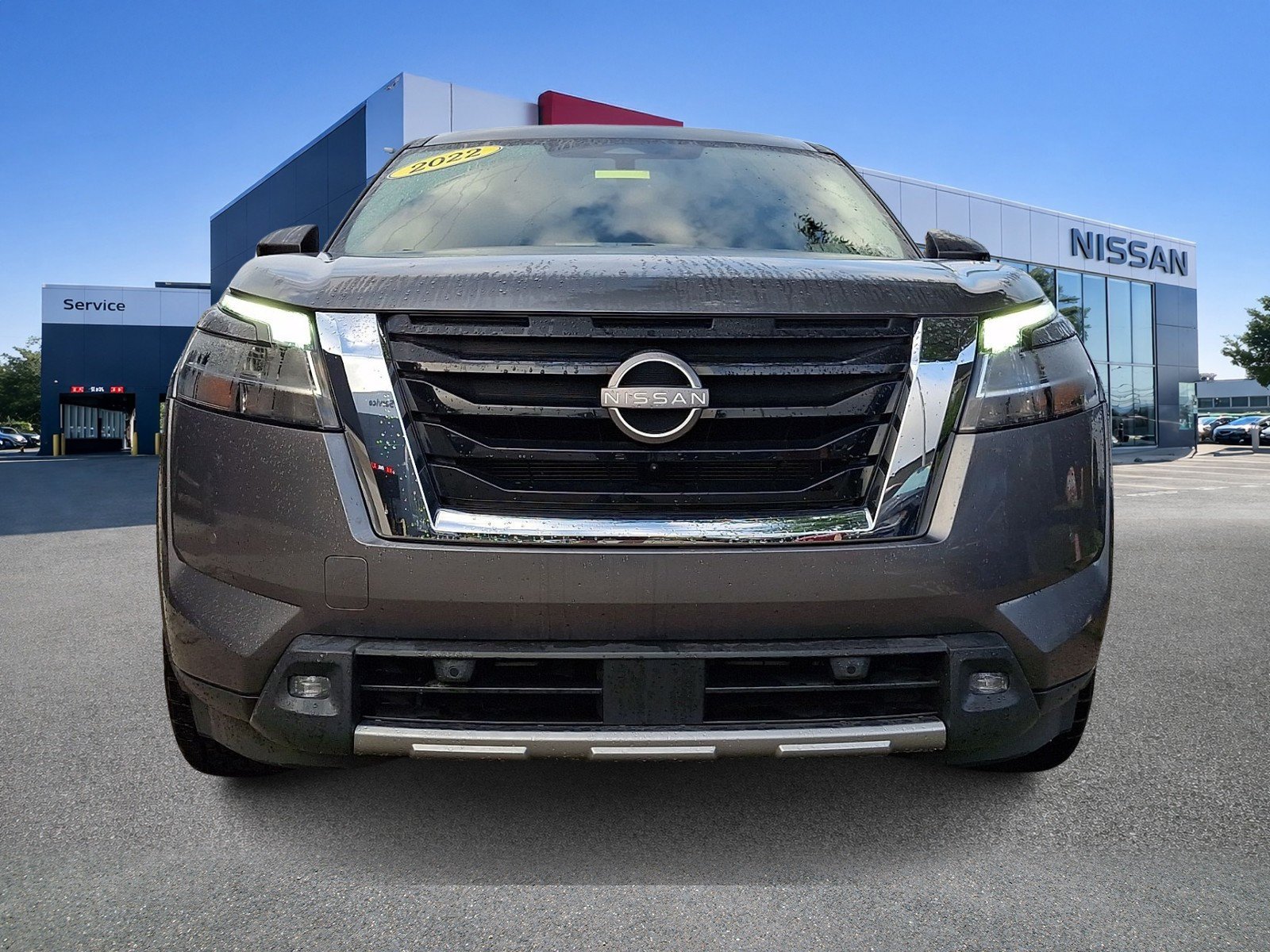 Used 2022 Gun Metallic Nissan SL image 1