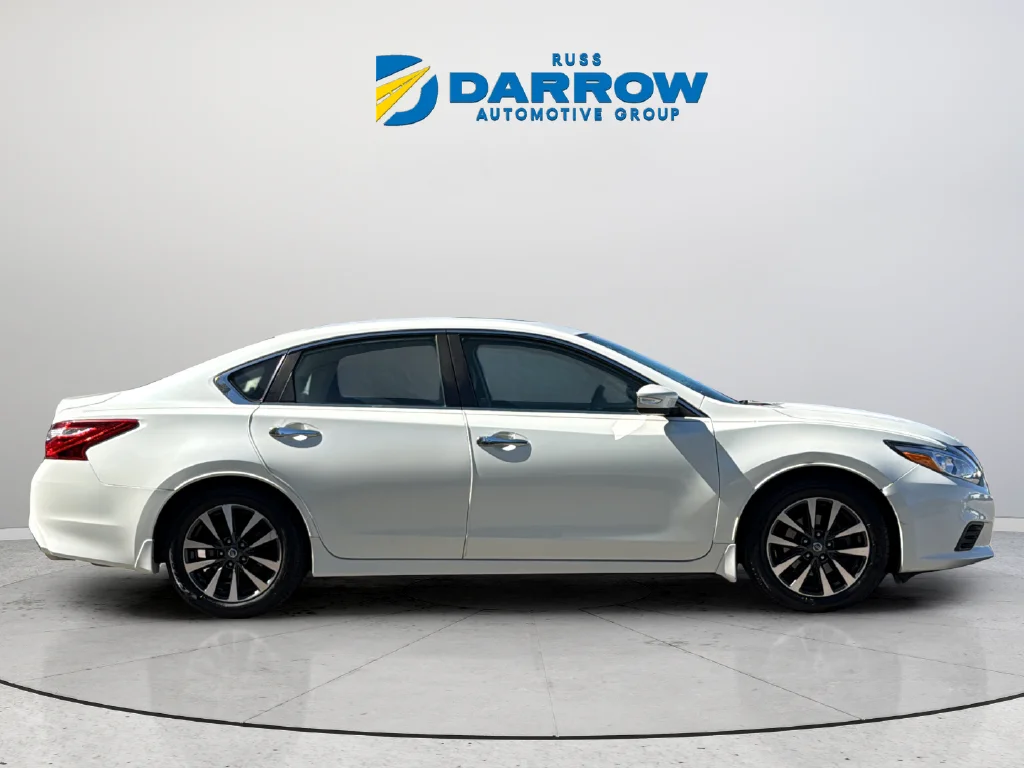 Used 2017 White Nissan 2.5 SV image 6