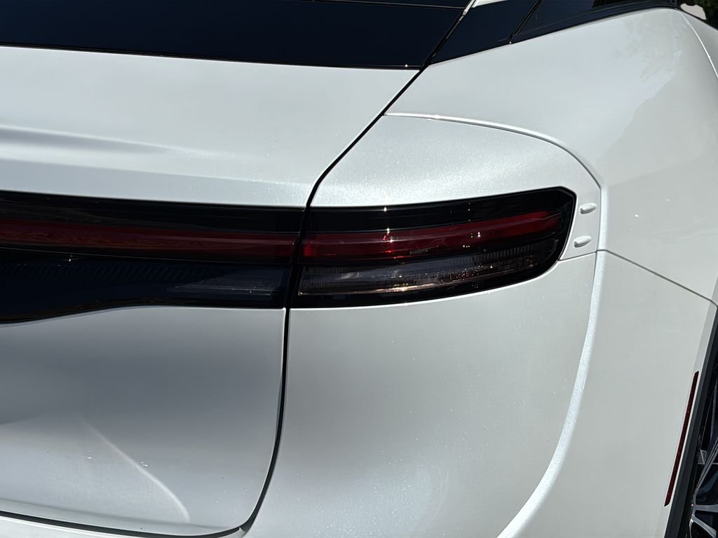 2023 Toyota Crown XLE - Photo 13