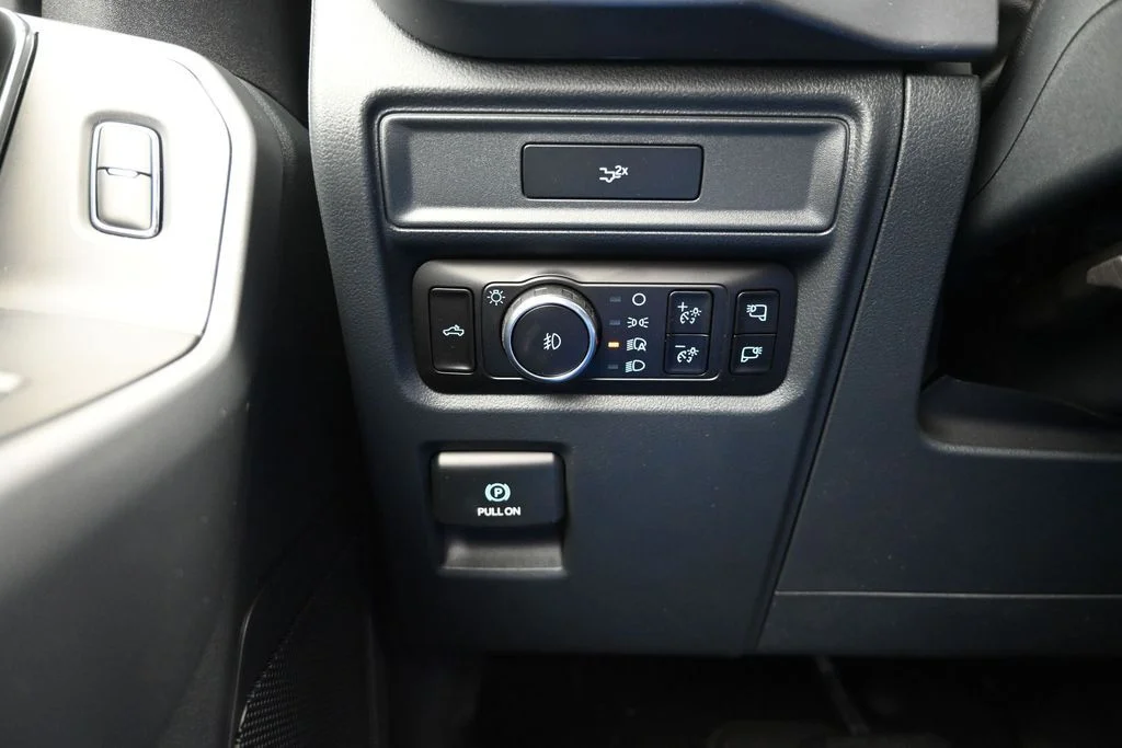 New 2026 Carbonized Gray Metallic Ford XLT image 16