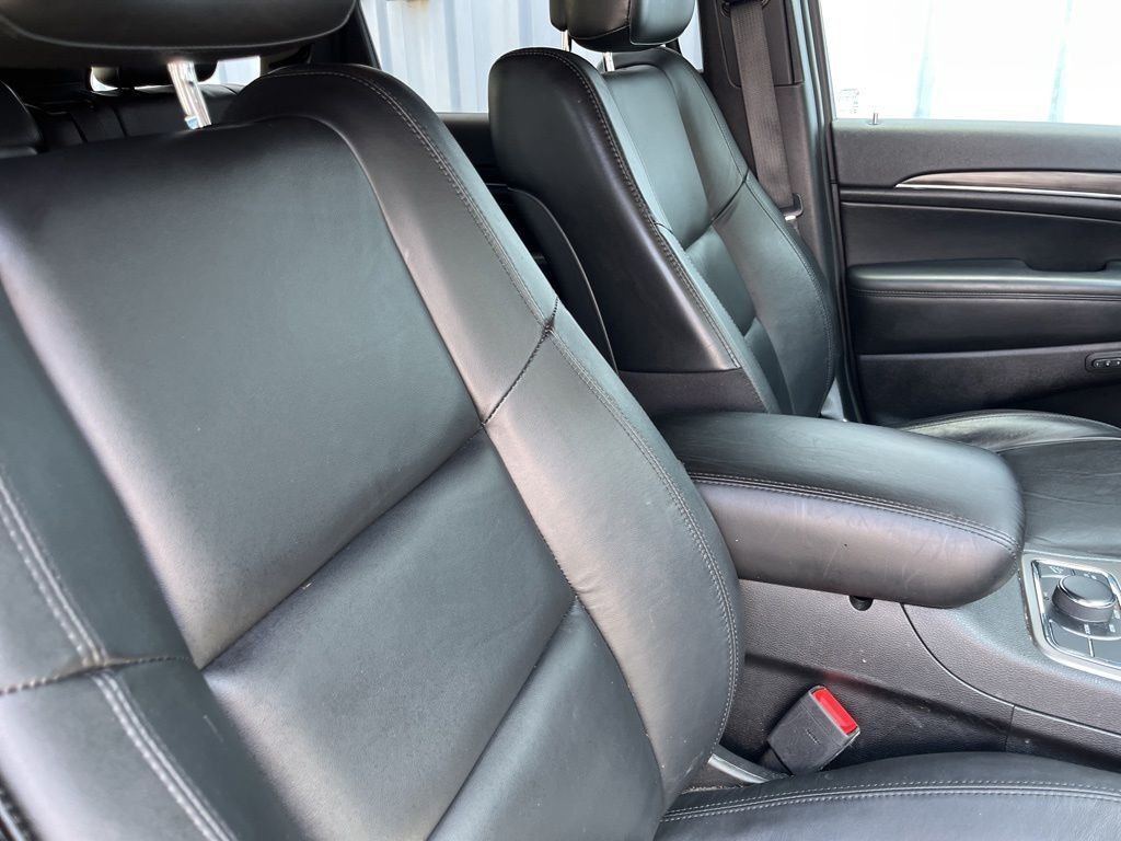 Used 2021 Diamond Black Jeep Limited image 41