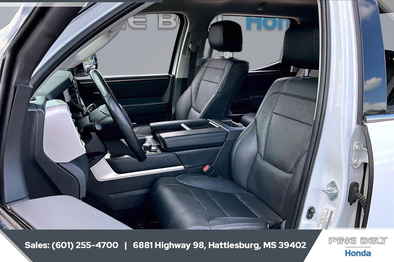 Used 2022 White Toyota Limited Hybrid image 18