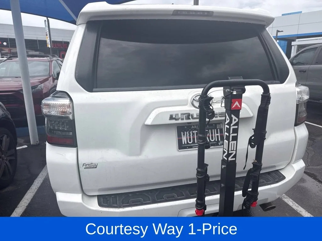 Used 2018 White Toyota SR5 image 12
