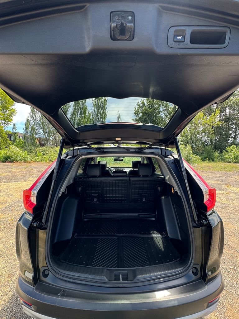 Used 2017 Dark Olive Metallic Honda Touring image 9