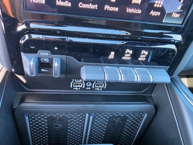 New 2027 Diamond Black Crystal Pearl-Coat Exterior Paint RAM Laramie image 22