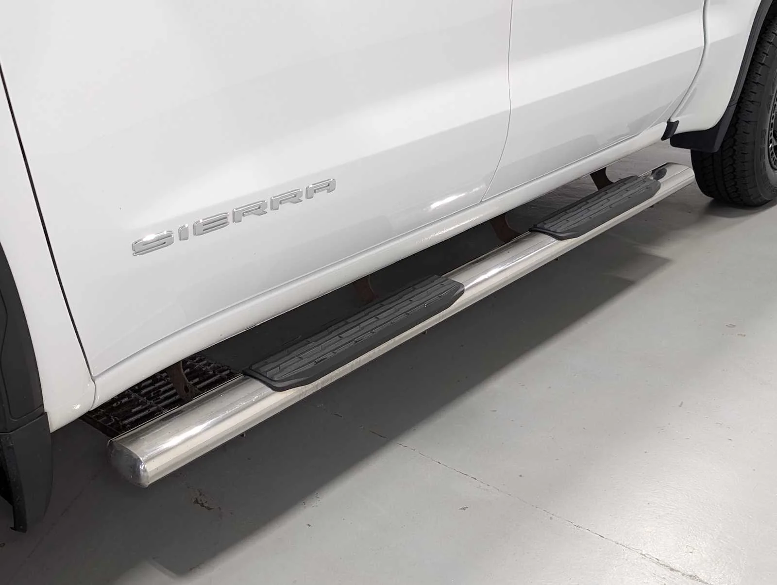 Used 2022 Summit White GMC Pro image 13
