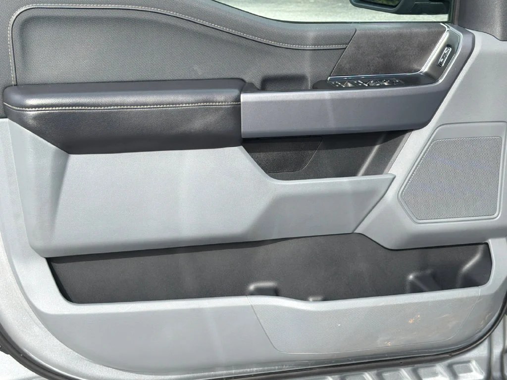 Used 2025 Silver Ford XLT image 10