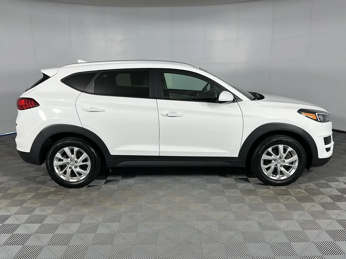 Used 2019 Dazzling White Hyundai Value image 30