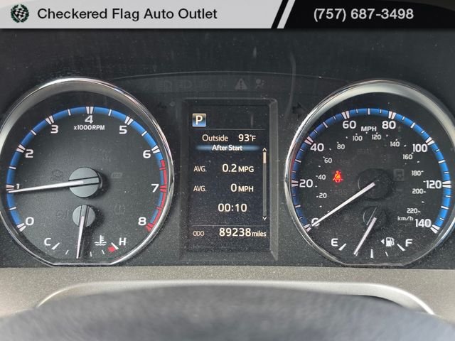 Used 2016 Magnetic Gray Metallic Toyota XLE image 13