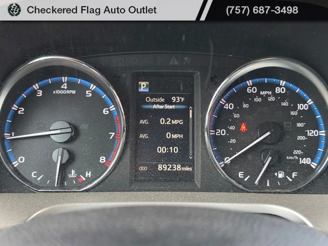 Used 2016 Magnetic Gray Metallic Toyota XLE image 13