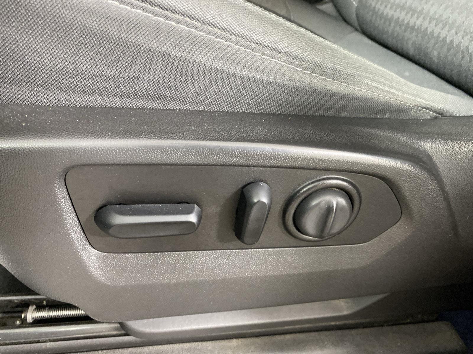 Used 2021 Silver Ice Metallic Chevrolet LT image 19
