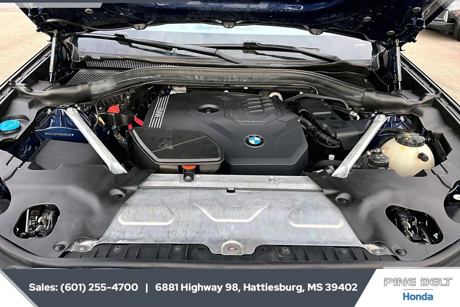 Used 2024 Phytonic Blue Metallic BMW sDrive30i image 8