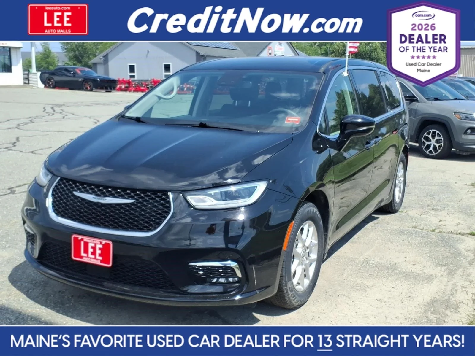 Used 2024 Diamond Black Chrysler Touring L image 1