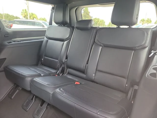 New 2027 Gray Ford Platinum image 18