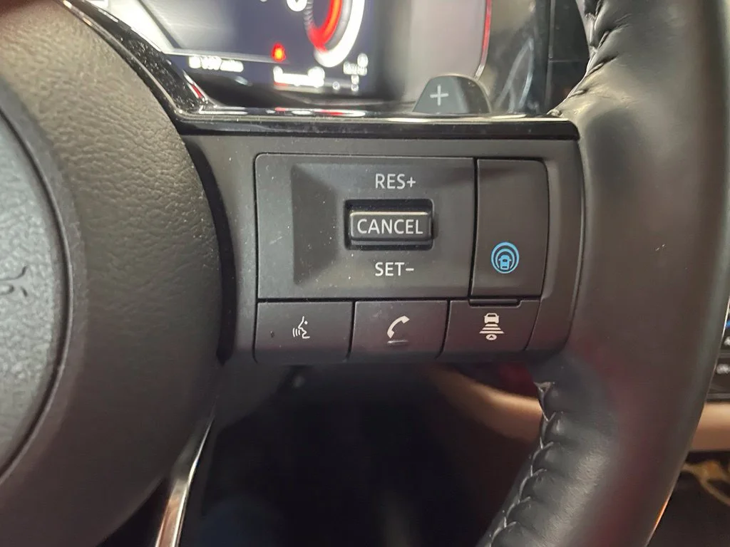 Used 2023 Red Nissan Platinum image 15