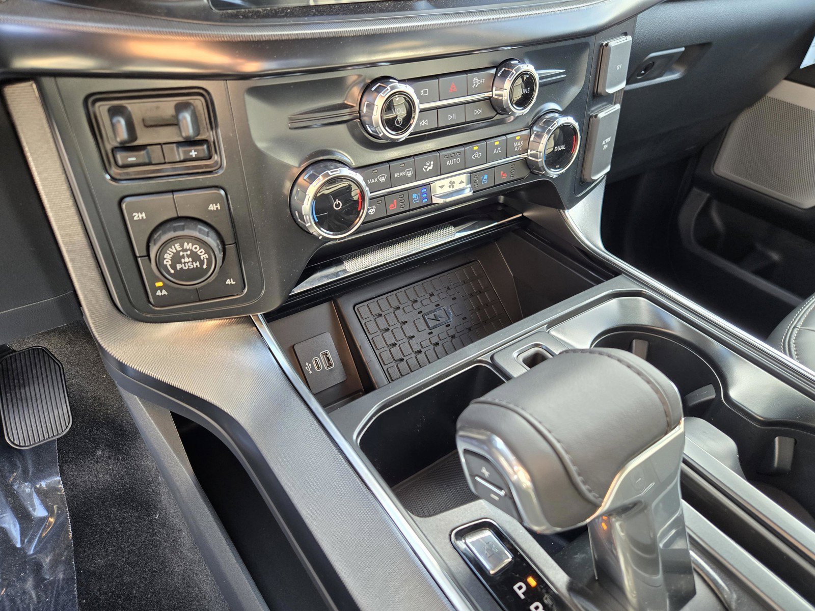 New 2026 Iconic Silver Metallic Ford Platinum® image 13