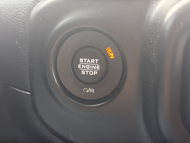 Used 2020 Silver Jeep Sport S image 13