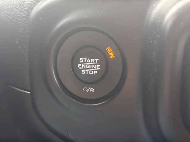 Used 2020 Silver Jeep Sport S image 13