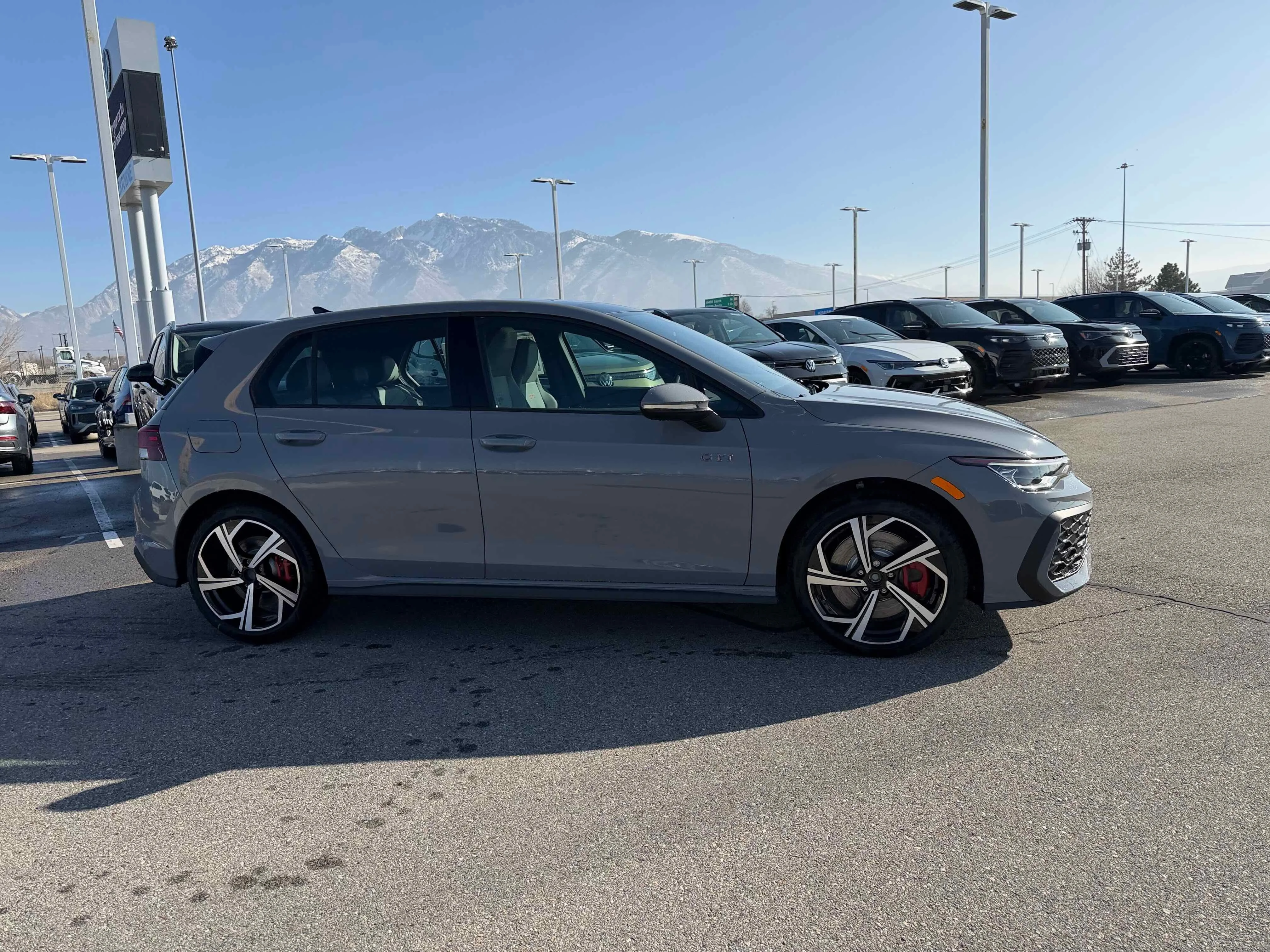 New 2026 Moonstone Volkswagen SE image 8
