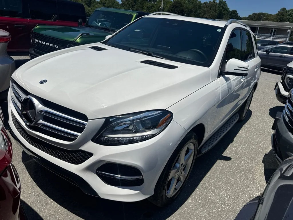 Used 2019 White Mercedes-Benz GLE 400 image 1