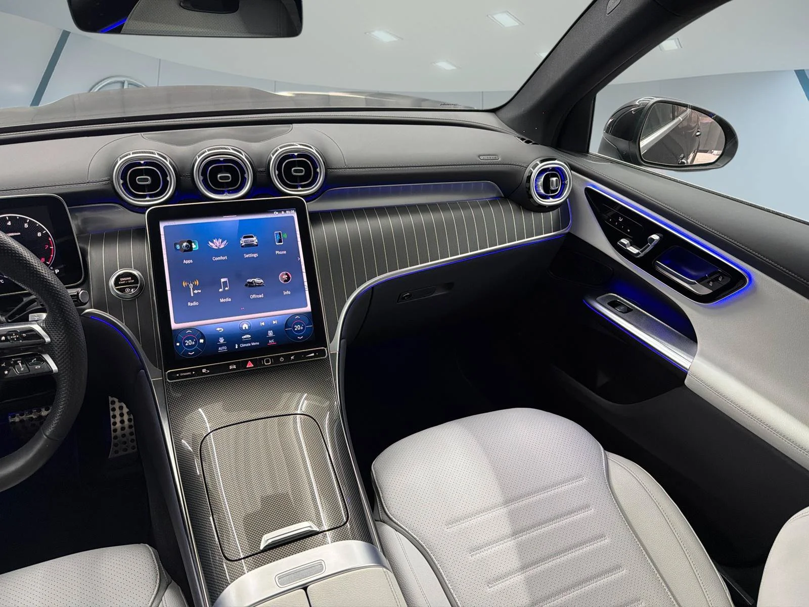 Used 2023 Grey Mercedes-Benz GLC 300 image 26