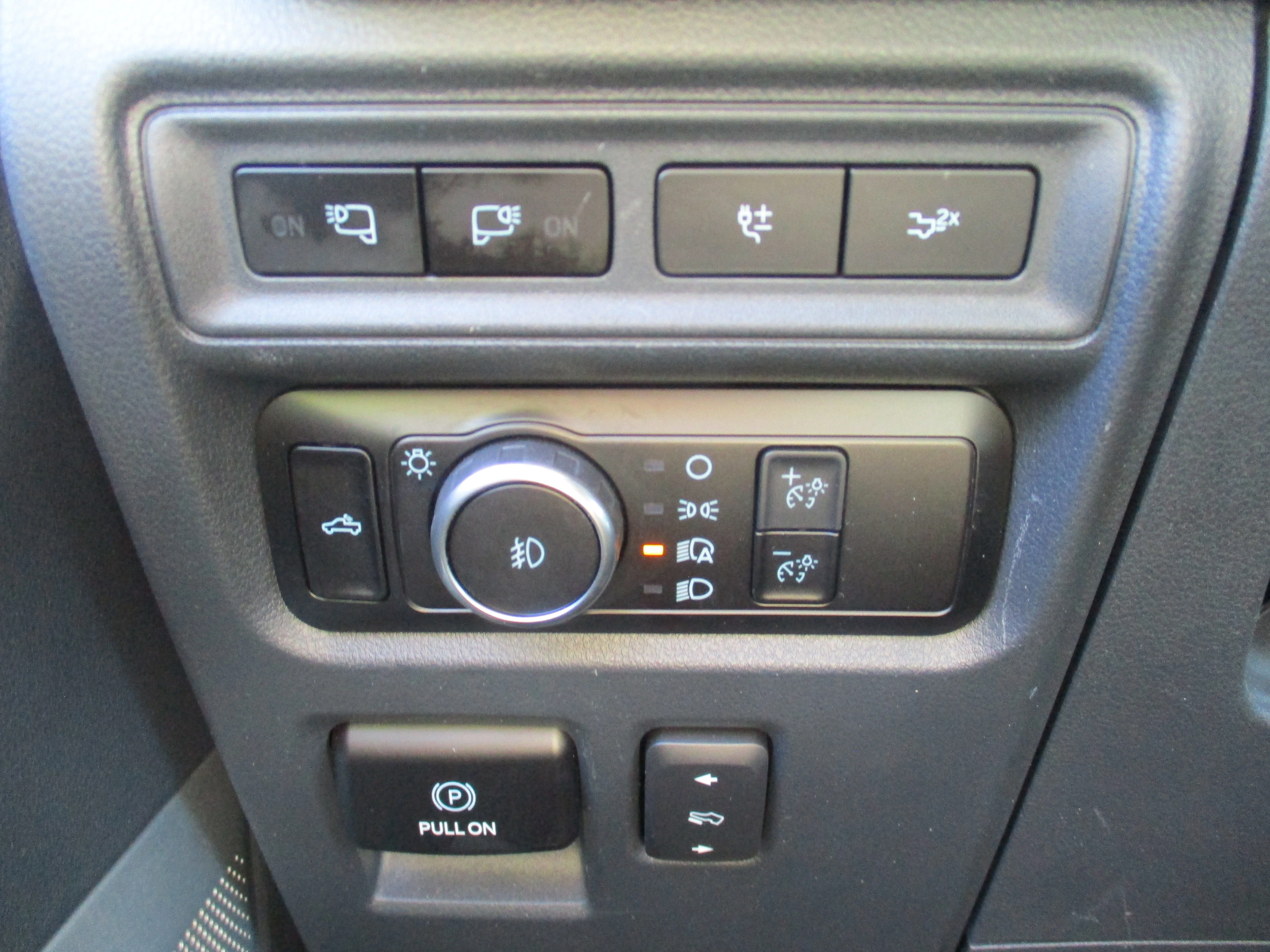 Used 2023 Azure Gray Metallic Tri-Coat Ford LARIAT image 27