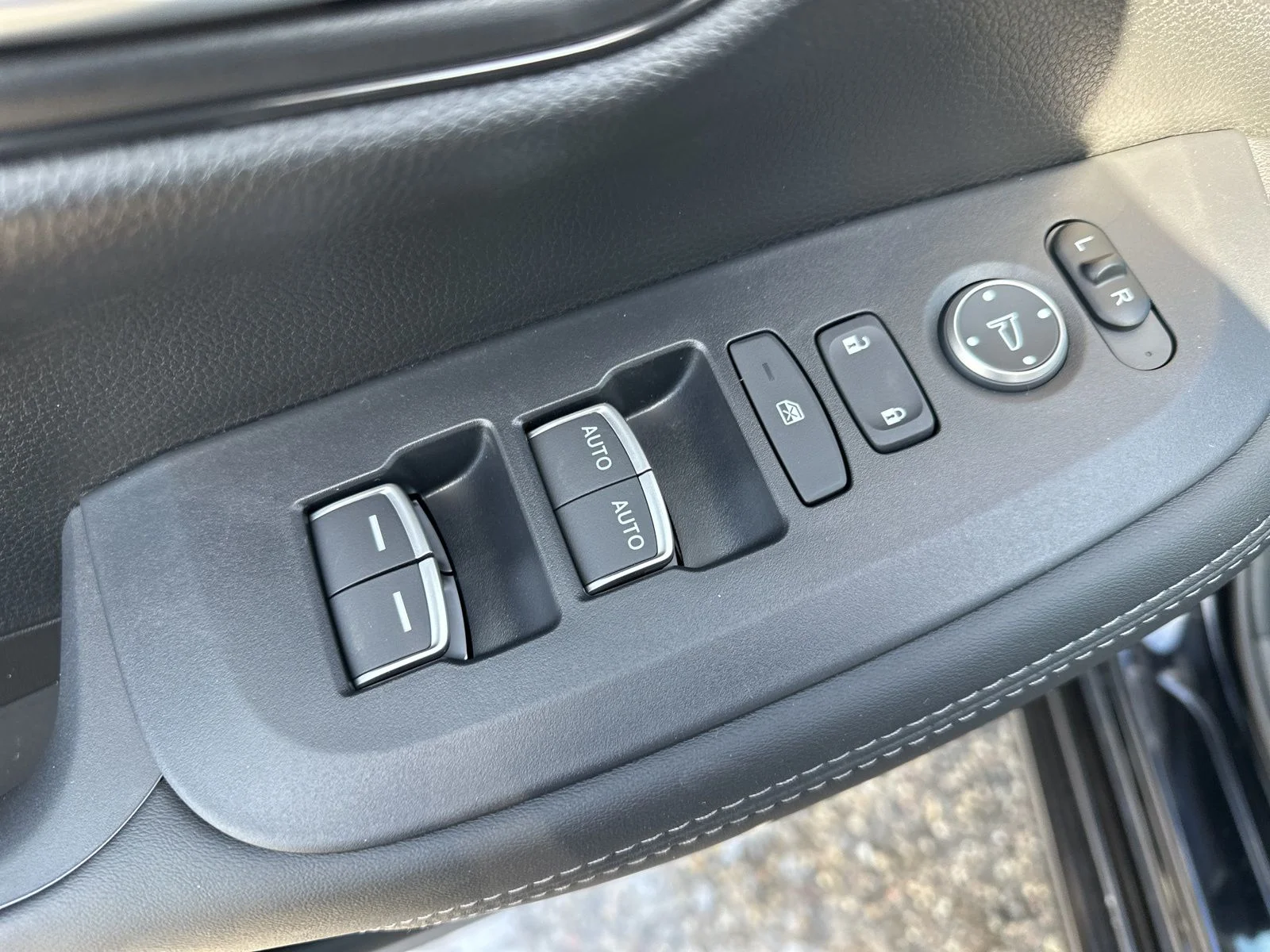 2026 Honda HR-V EX-L - Photo 16