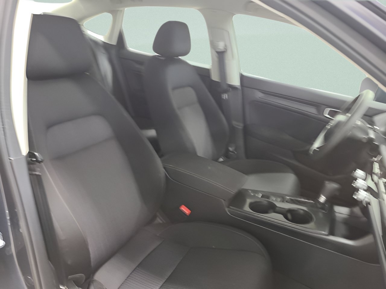 Used 2025 Meteorite Gray Metallic Honda LX image 13