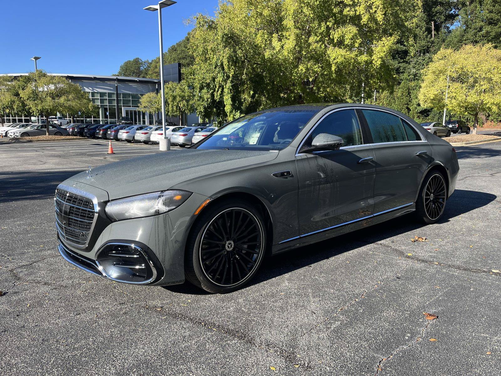 New 2027 MANUFAKTUR Silicon Grey Mercedes-Benz S 580 4MATIC® Sedan image 3