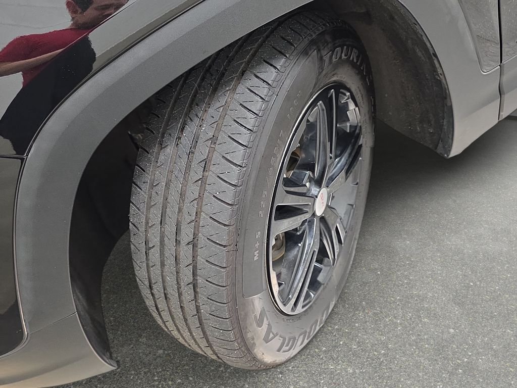 Used 2019 Ebony Twilight Metallic GMC SLE image 29