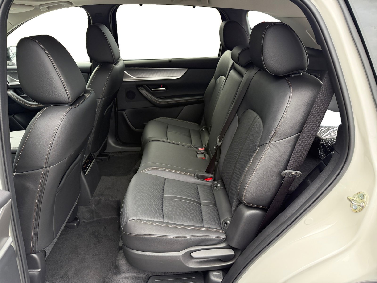 New 2025 Rhodium White Premium Mazda Premium Package image 16