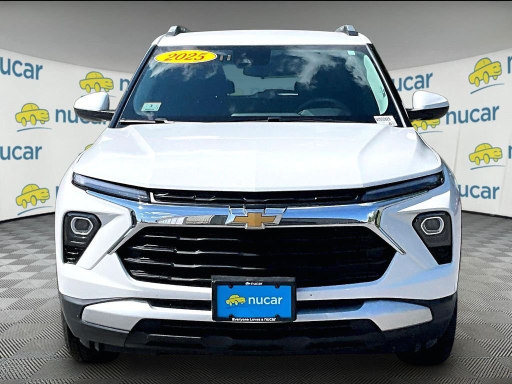 Used 2025 Summit White Chevrolet LT image 2
