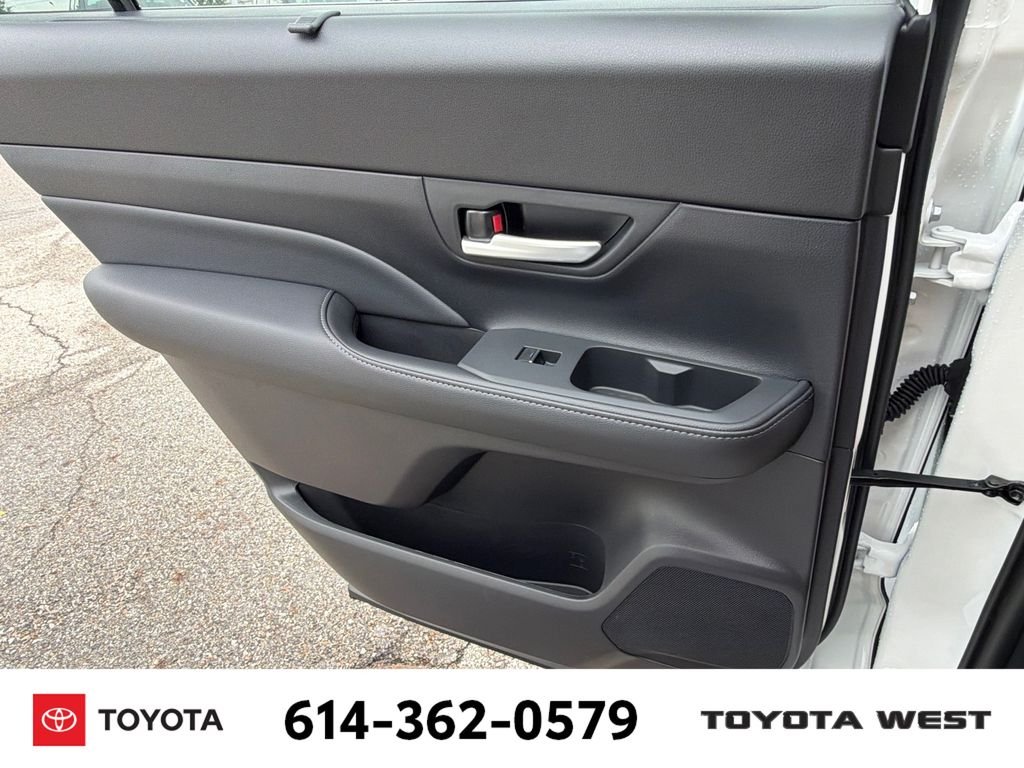 New 2026 Wind Chill Pearl Toyota Platinum image 12