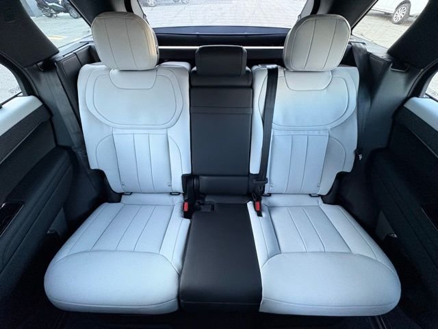 New 2026 Carpathian Grey Land Rover Dynamic SE image 34