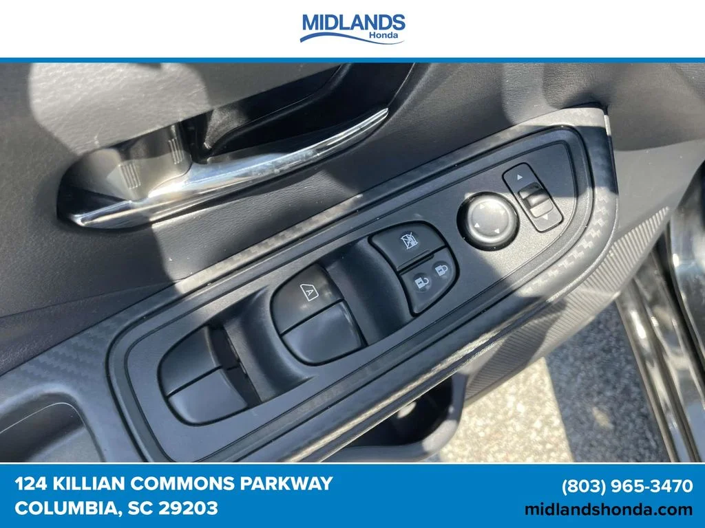 2025 Nissan Versa Sedan SV - Photo 16