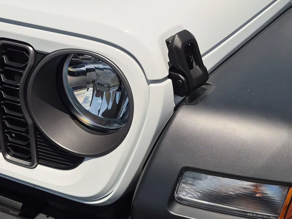 New 2026 Bright White Clearcoat Jeep Sport S image 10