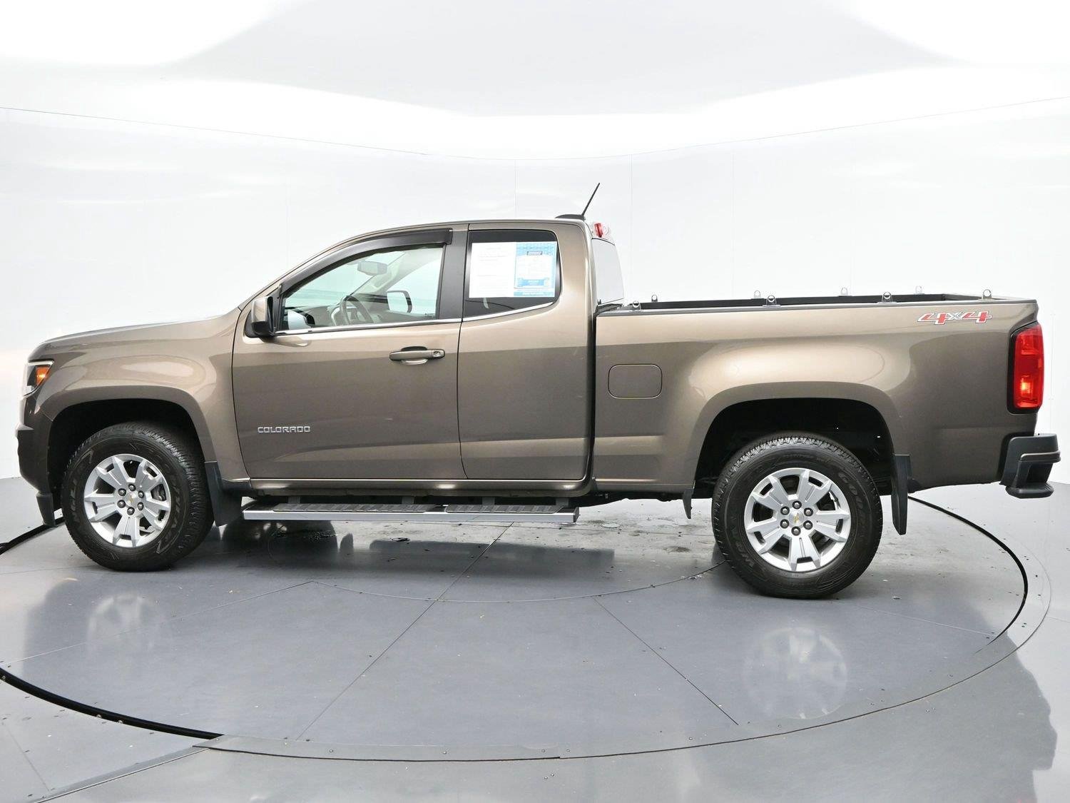 Used 2015 Brownstone Metallic Chevrolet 4WD LT image 4