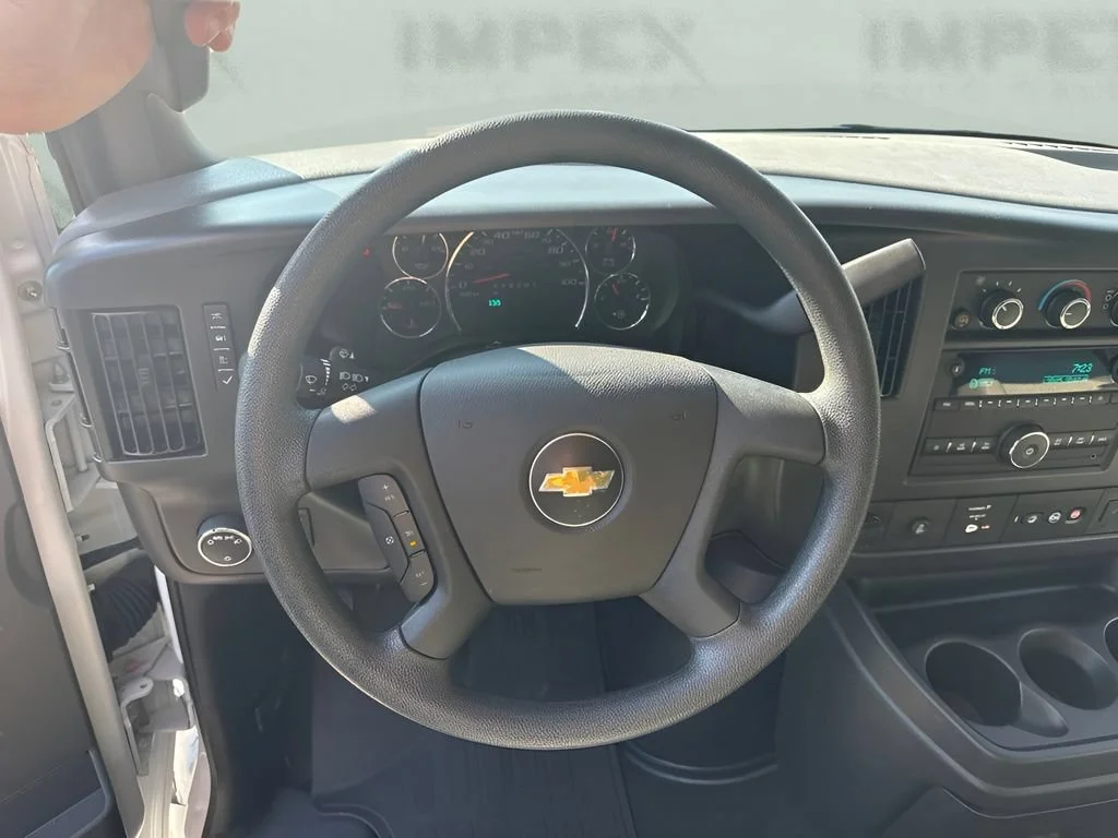 Used 2025 Summit White Chevrolet 1LT image 24
