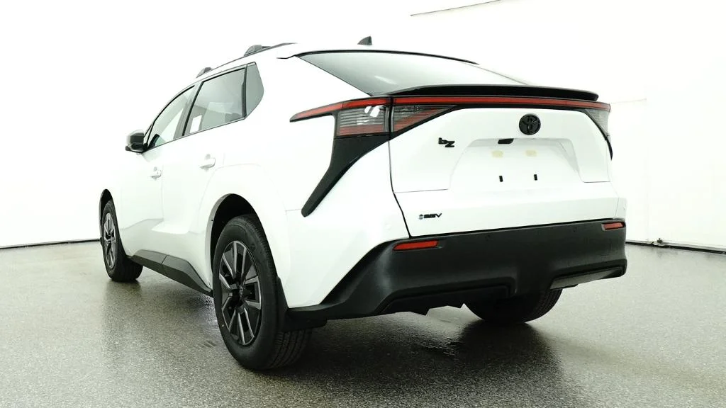 New 2026 Wind Chill Pearl Toyota XLE image 12