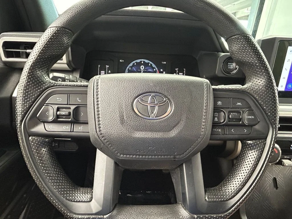 Used 2025 Underground Toyota SR5 image 32