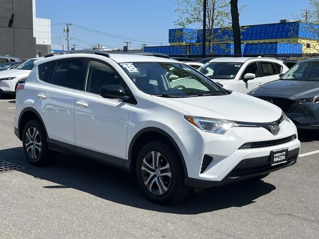 2018 Toyota RAV4 LE