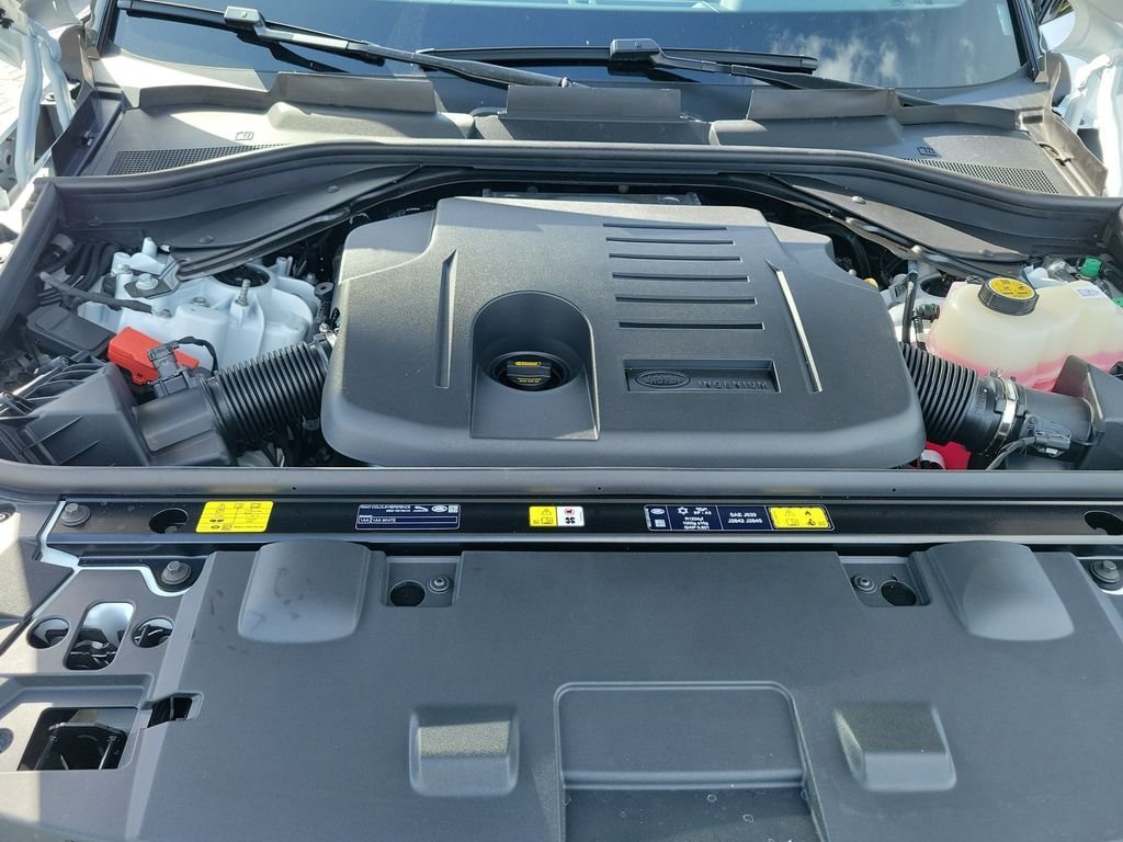 New 2026 Fuji White LAND ROVER Dynamic SE image 30