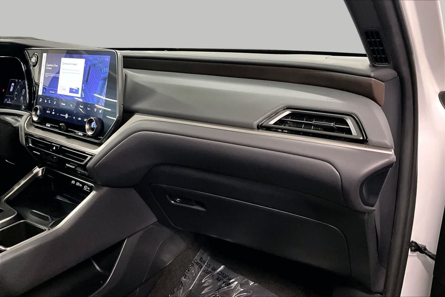 Certified Used 2024 Wind Chill Pearl Lexus Premium image 18