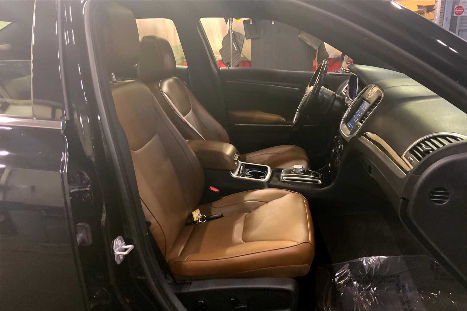 Used 2018 Gloss Black Chrysler Limited image 9