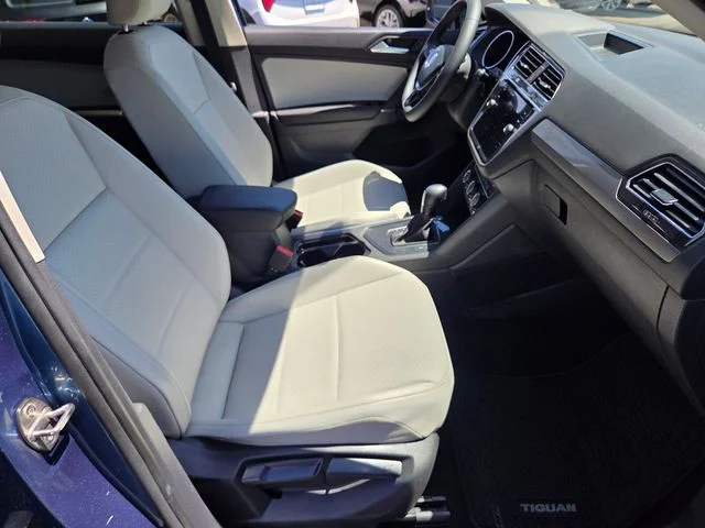 Certified Used 2020 Blue Volkswagen 2.0T SE image 15