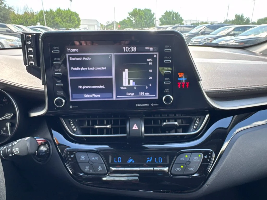 Certified Used 2022 Pearl Toyota Limited image 12