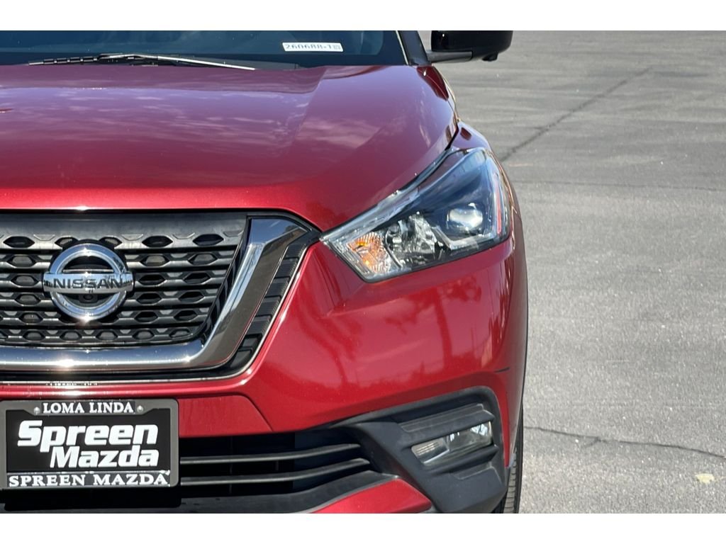 Used 2018 Cayenne Red/Super Black Nissan SR image 48