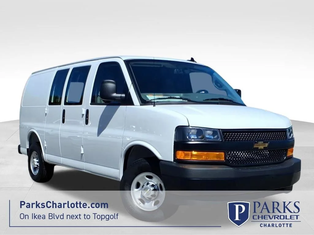 2026 Chevrolet Express 2500 Work Van HD's photo
